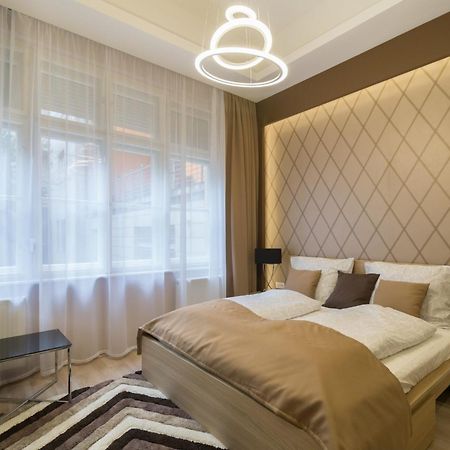 Exlcusive & City Central Located Suite By Prestige Homes ブダペスト エクステリア 写真