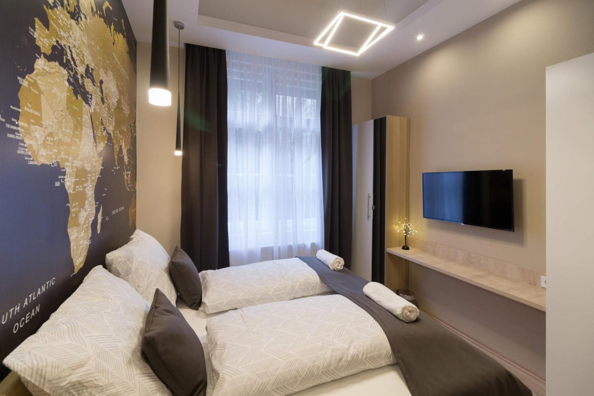 Exlcusive & City Central Located Suite By Prestige Homes ブダペスト エクステリア 写真