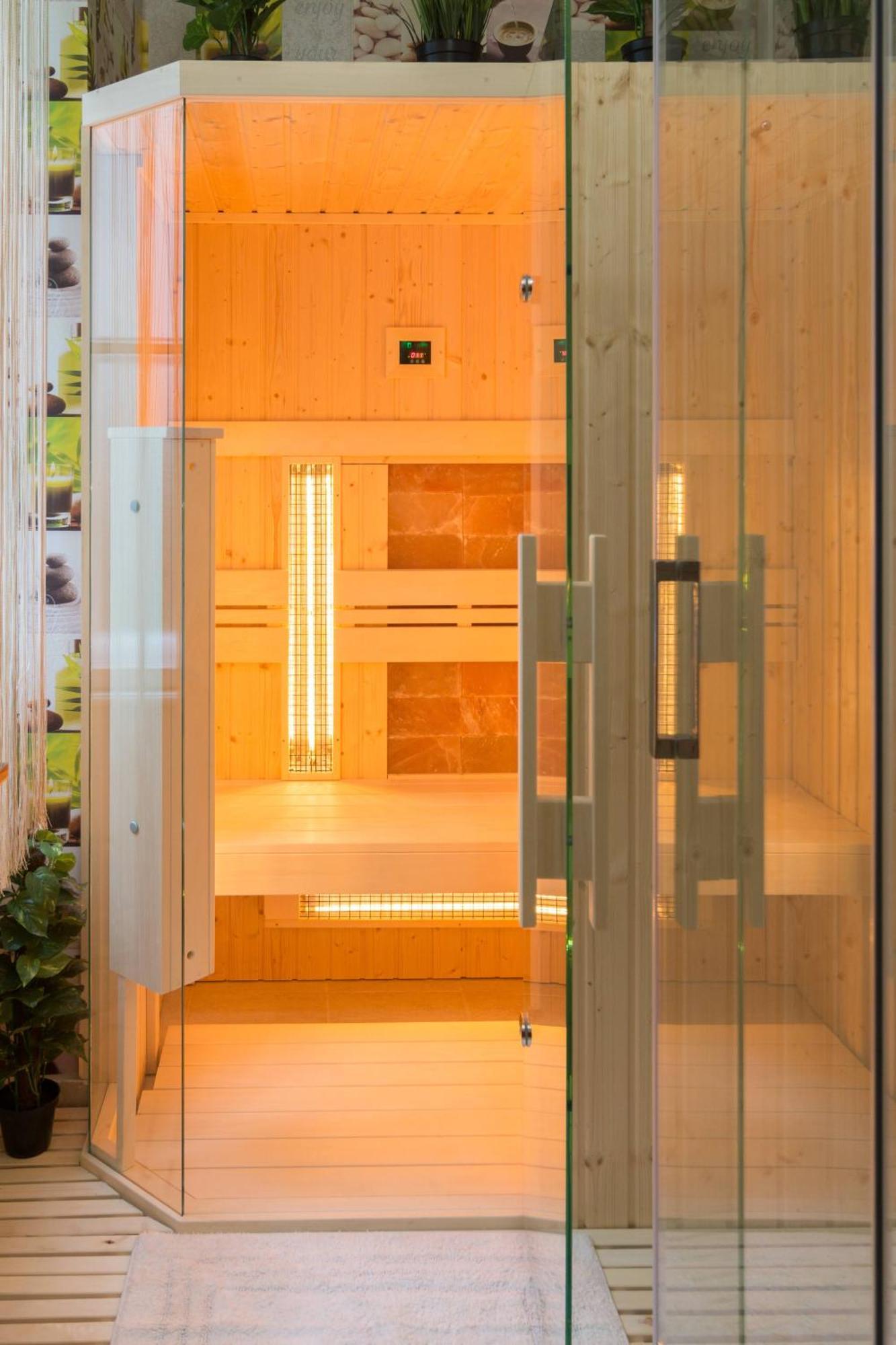 Exlcusive & City Central Located Suite By Prestige Homes ブダペスト エクステリア 写真